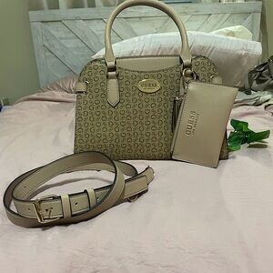 NWOT Brand newGuess shoulder bag/satchel with detachable crossbody strap